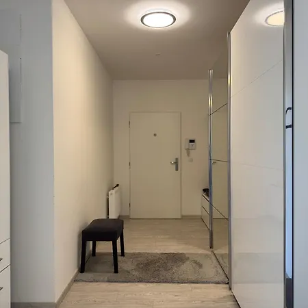 2 Bed Sleeps 6 - Free Parking - Pets *